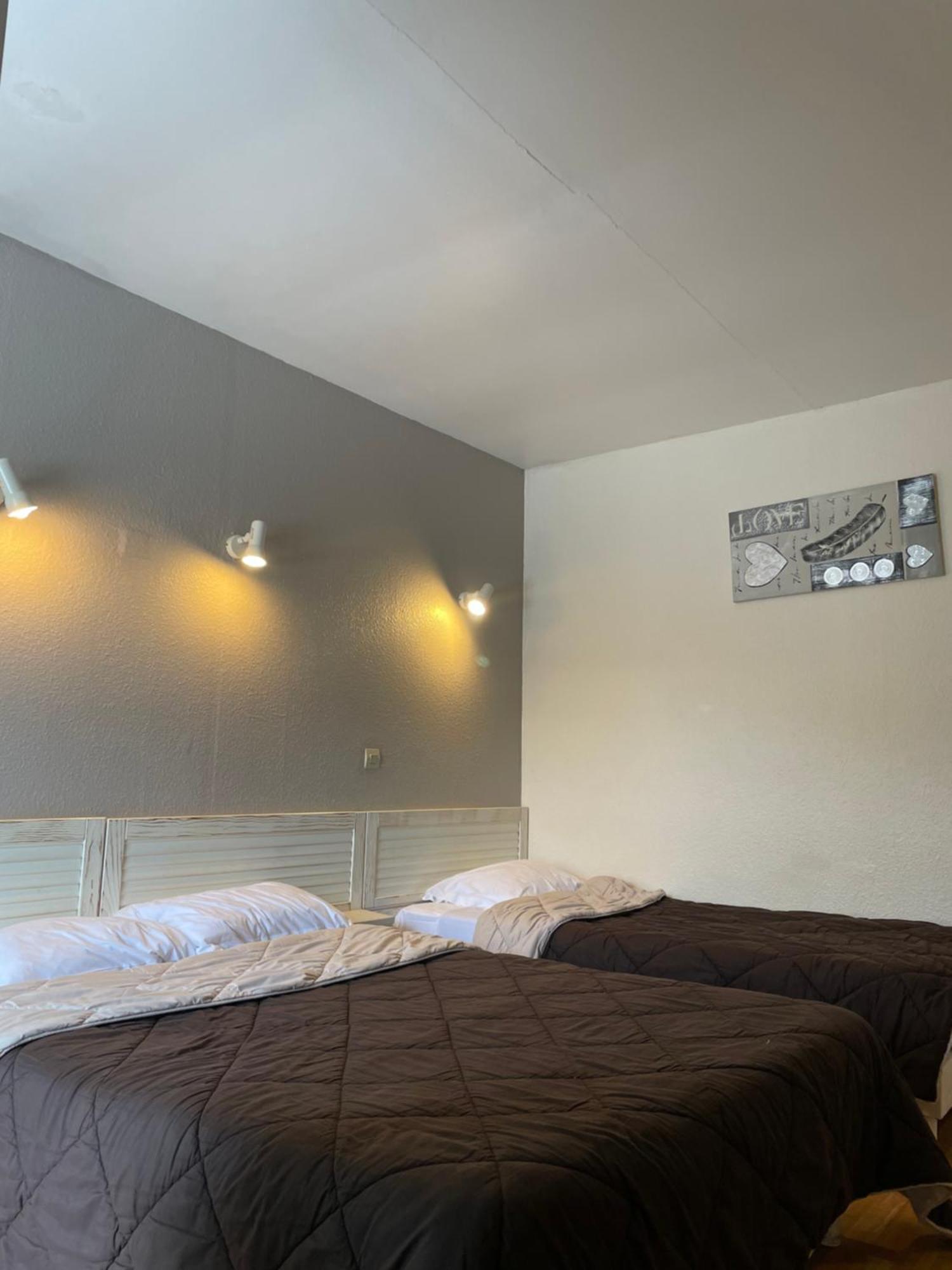 Hotel Auberge Des Charmilles Sainte-Soulle Phòng bức ảnh