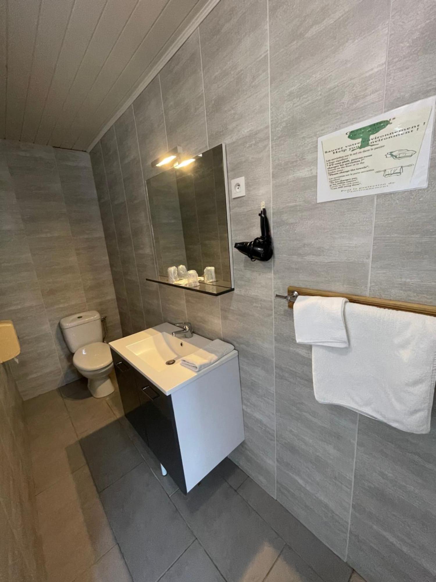 Hotel Auberge Des Charmilles Sainte-Soulle Phòng bức ảnh